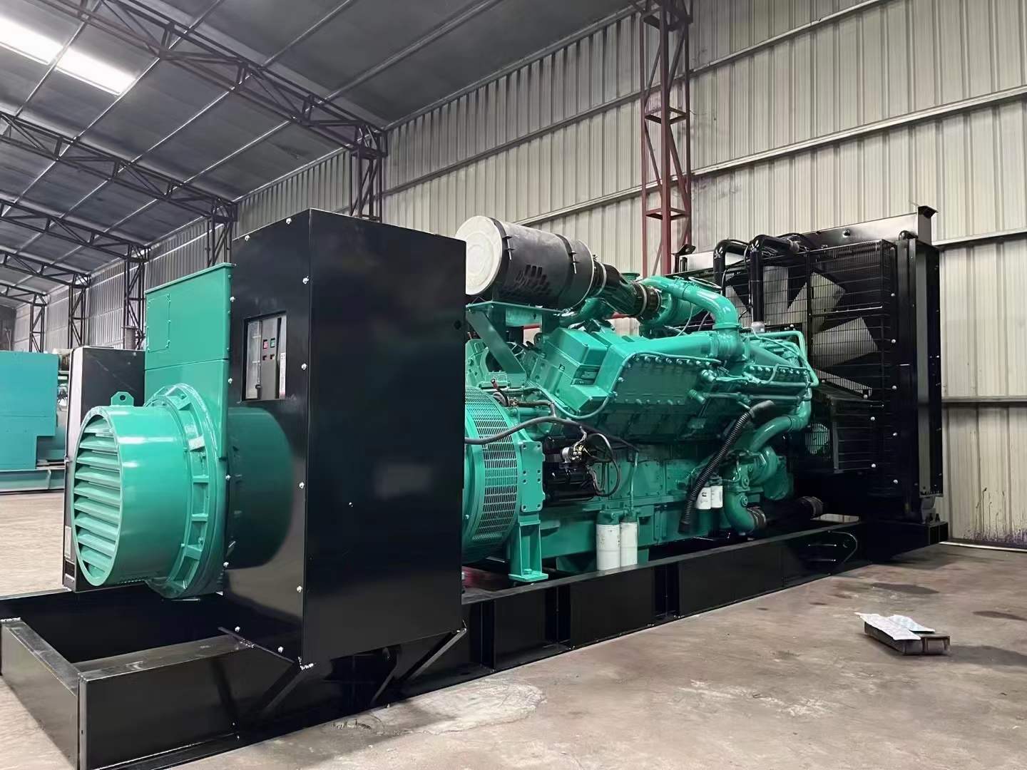 大方如何降低 800kW 柴油发电机输出电流的波动？