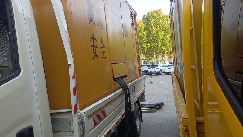 大方如何判断柴油发电机组和UPS电源的切换时间是否符合要求？